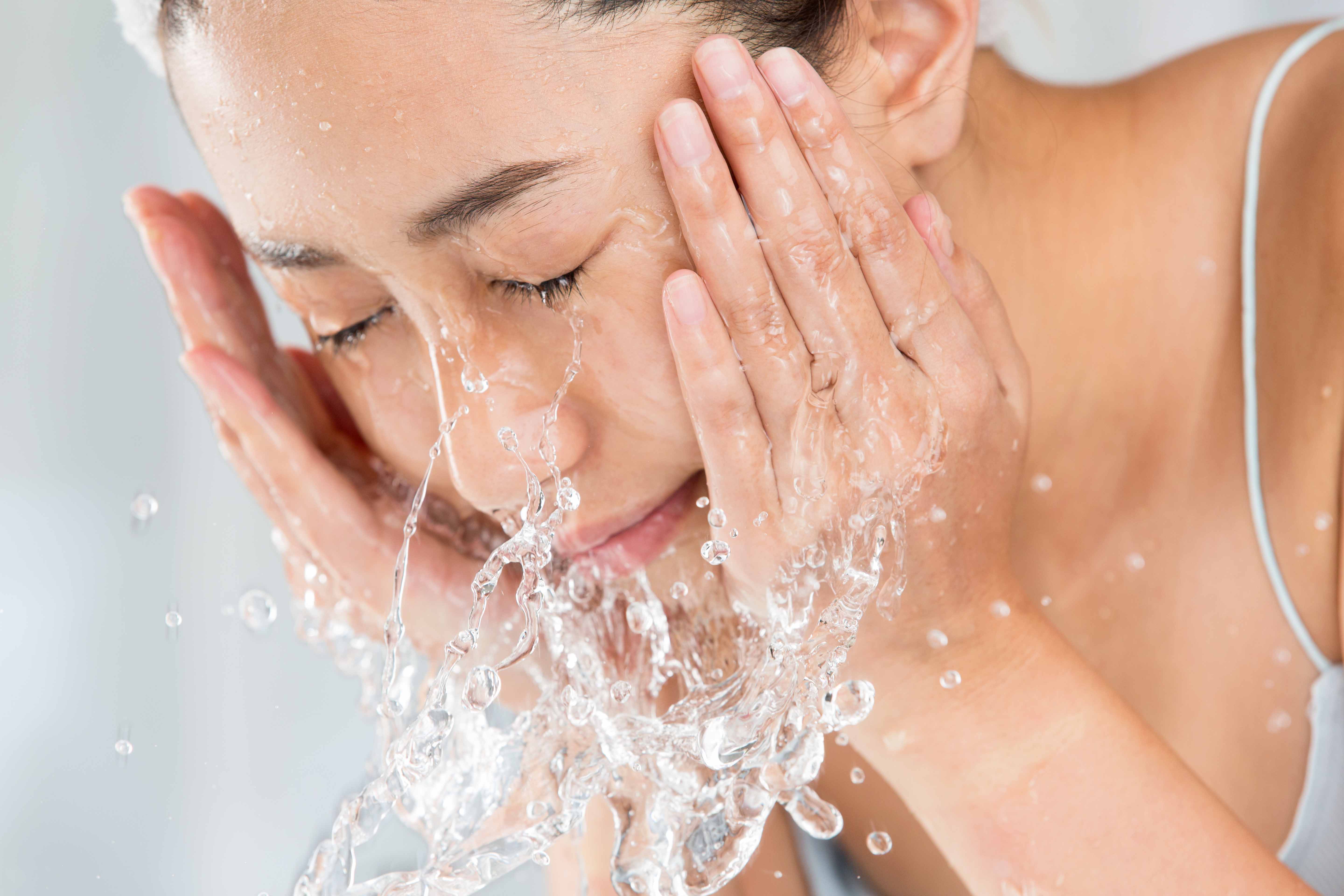 Are You Washing Your Face Correctly? The Good Stuff Botanicals